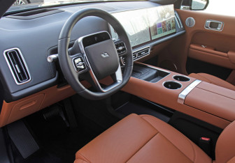 Новый LiXiang L9 2025 (7 фото)