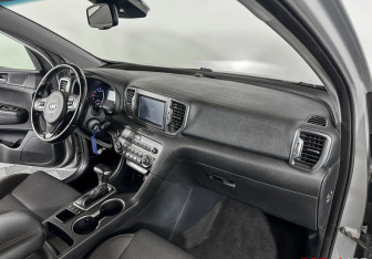 Подержанный автомобиль Kia Sportage 2016 года (9 фото)