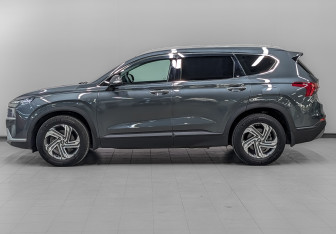Подержанный автомобиль Hyundai Santa Fe 2023 года (8 фото)