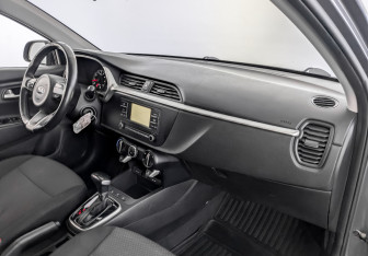 Подержанный автомобиль Kia Rio Hatchback 2021 года (11 фото)