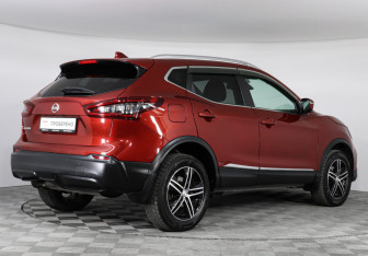Подержанный автомобиль Nissan Qashqai 2020 года (3 фото)