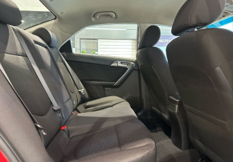 Подержанный автомобиль Kia Cerato Sedan 2010 года (11 фото)