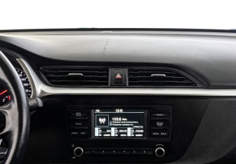 Подержанный автомобиль Kia Rio Hatchback 2021 года (16 фото)