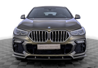 Подержанный автомобиль BMW X6 2020 года (2 фото)