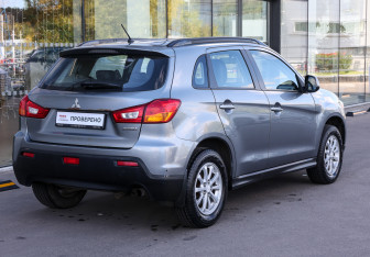 Подержанный автомобиль Mitsubishi ASX 2012 года (5 фото)