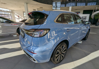 Новый Hongqi HS5 2024 (2 фото)