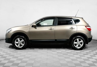 Подержанный автомобиль Nissan Qashqai 2013 года (3 фото)