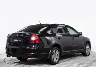 Подержанный автомобиль Skoda Octavia Liftback 2011 года (4 фото)