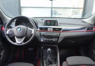 Подержанный автомобиль BMW X1 2018 года (12 фото)