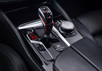 Подержанный автомобиль BMW M5 Sedan 2020 года (24 фото)