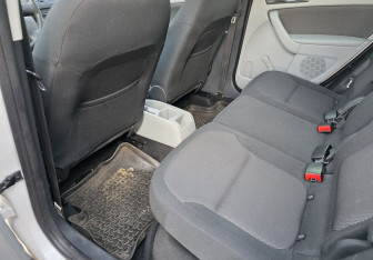 Подержанный автомобиль Skoda Yeti 2011 года (10 фото)