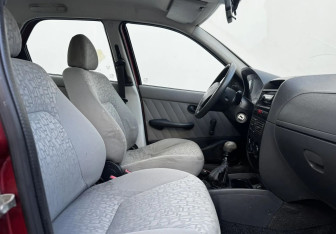 Подержанный автомобиль Fiat Albea 2011 года (11 фото)