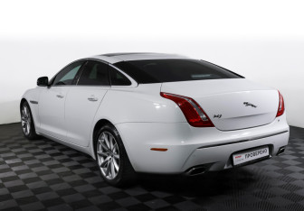 Подержанный автомобиль Jaguar XJ 2012 года (7 фото)
