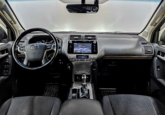 Подержанный автомобиль Toyota Land Cruiser Prado 2019 года (14 фото)