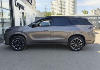 Подержанный автомобиль Jaecoo J8 2024 года (8 фото)