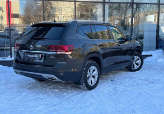 Подержанный автомобиль Volkswagen Teramont 2019 года (8 фото)