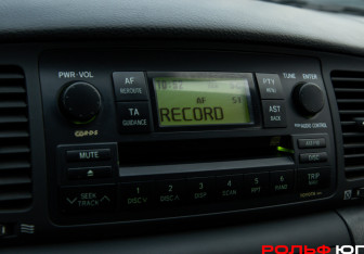 Подержанный автомобиль Toyota Corolla Sedan 2006 года (14 фото)