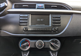 Подержанный автомобиль Kia Rio Hatchback 2020 года (14 фото)