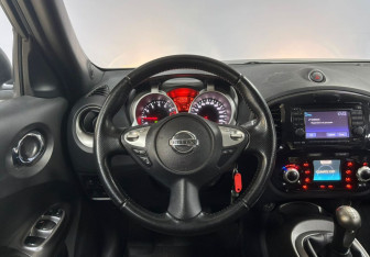 Подержанный автомобиль Nissan Juke 2012 года (17 фото)