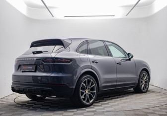 Подержанный автомобиль Porsche Cayenne 2019 года (5 фото)