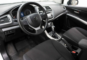 Подержанный автомобиль Suzuki SX4 Hatchback 2019 года (9 фото)