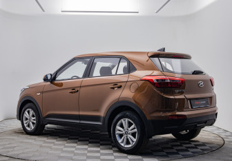 Подержанный автомобиль Hyundai Creta 2019 года (7 фото)