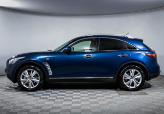 Подержанный автомобиль Infiniti FX 2012 года (8 фото)