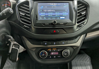 Подержанный автомобиль LADA (ВАЗ) Vesta Wagon 2019 года (23 фото)