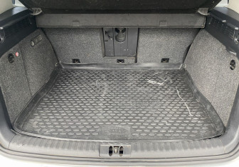 Подержанный автомобиль Volkswagen Tiguan 2011 года (13 фото)