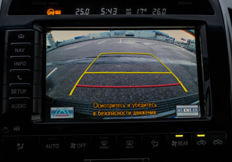 Подержанный автомобиль Toyota Land Cruiser Suv 2014 года (12 фото)