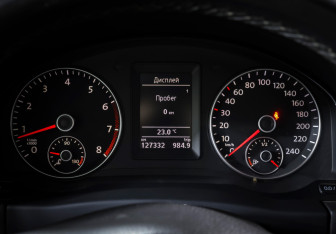 Подержанный автомобиль Volkswagen Golf Plus 2010 года (16 фото)