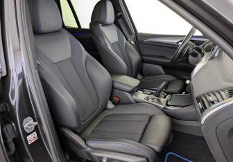 Подержанный автомобиль BMW X3 2020 года (24 фото)