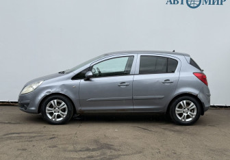 Подержанный автомобиль Opel Corsa 2007 года (8 фото)
