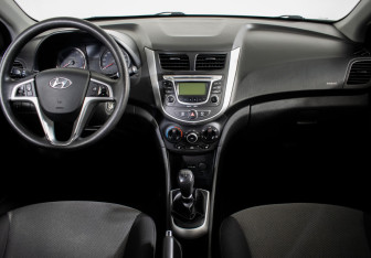 Подержанный автомобиль Hyundai Solaris Sedan 2011 года (11 фото)