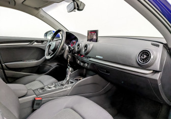 Подержанный автомобиль Audi A3 Sedan 2017 года (11 фото)