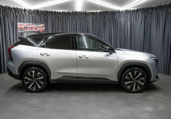 Подержанный автомобиль Geely Atlas 2024 года (4 фото)