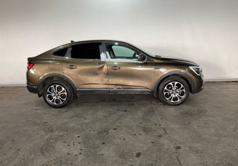 Подержанный автомобиль Renault Arkana 2019 года (8 фото)
