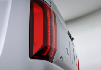 Подержанный автомобиль JAC T9 2025 года (24 фото)