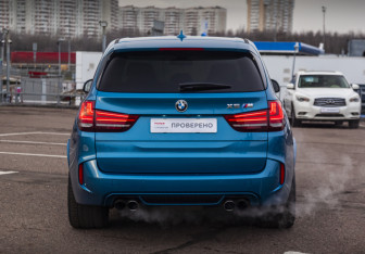 Подержанный автомобиль BMW X5 M 2016 года (8 фото)