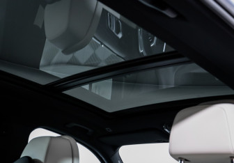 Подержанный автомобиль BMW X5 2025 года (18 фото)