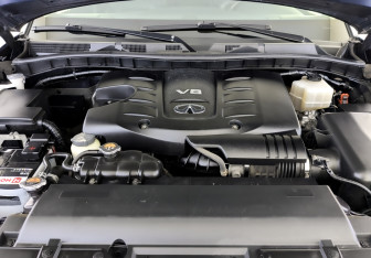 Подержанный автомобиль Infiniti QX80 2017 года (9 фото)