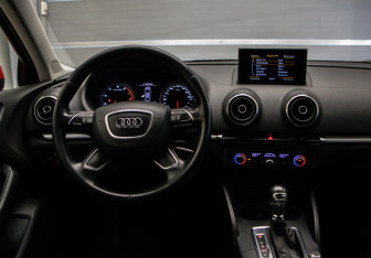 Подержанный автомобиль Audi A3 Sedan 2014 года (7 фото)