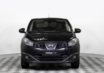 Подержанный автомобиль Nissan Qashqai 2010 года (2 фото)