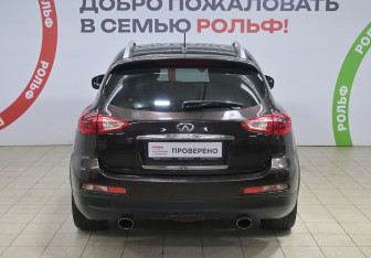 Подержанный автомобиль Infiniti EX 2008 года (5 фото)