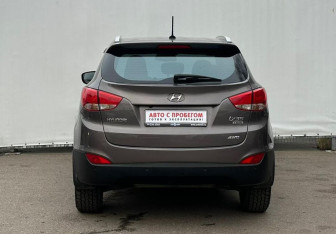 Подержанный автомобиль Hyundai ix35 2013 года (6 фото)