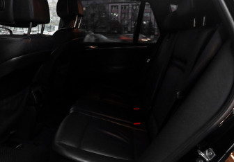 Подержанный автомобиль BMW X5 2010 года (10 фото)