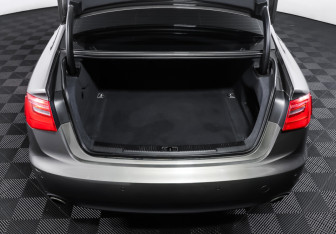Подержанный автомобиль Audi A6 Sedan 2012 года (10 фото)