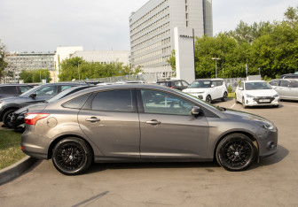 Подержанный автомобиль Ford Focus Sedan 2012 года (3 фото)