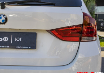 Подержанный автомобиль BMW X1 2014 года (19 фото)