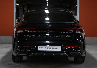 Подержанный автомобиль Kia K5 2020 года (6 фото)